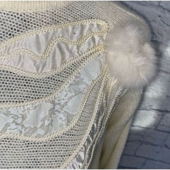Adolfo Vintage women L Crewneck sweater w/cording, lace satin feather appliqués - Picture 2 of 8